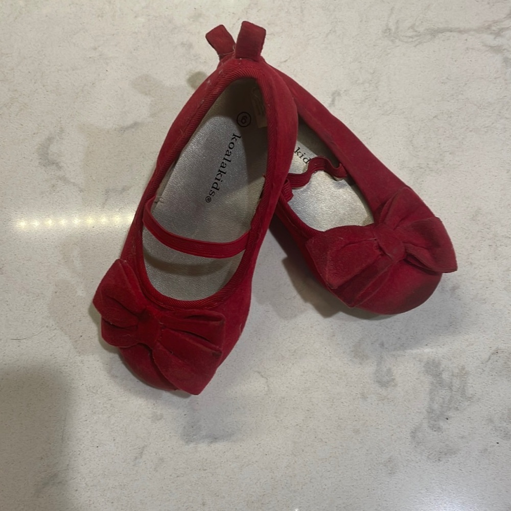Koala Kids Size 6 Baby Red Velvet Shoes W/Bow. Barely Worn